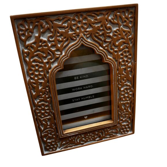 Boho Moroccan theme standing photo frame stone creamy white ornate home decor - Picture 7 of 7